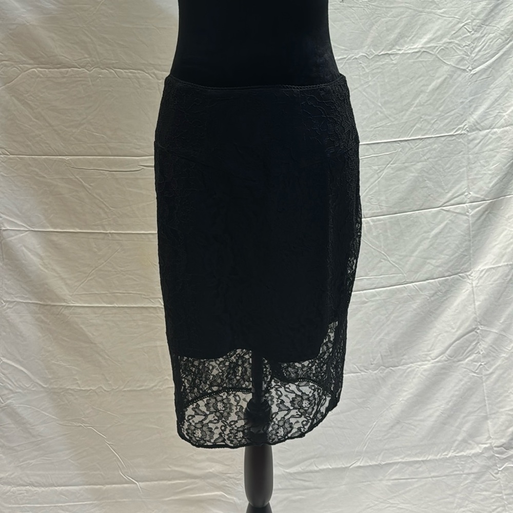Guess lace pencil skirt